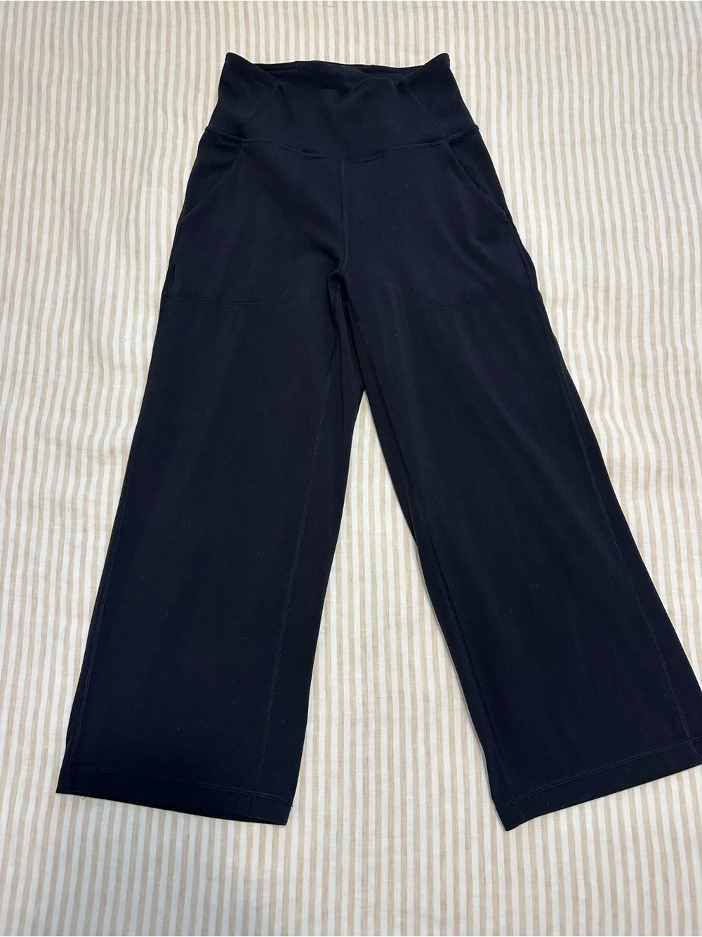 lululemon high waist capri pants with pockets